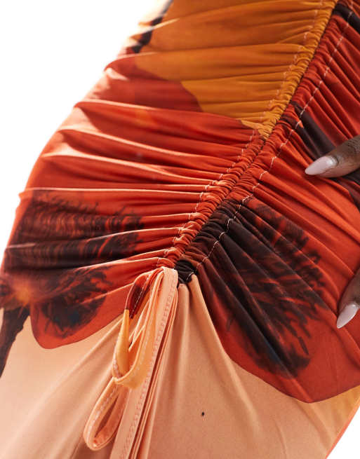 ASOS DESIGN – Langärmliges Maxikleid in Orange geblümt mit Raffung und Tunnelzug, 2 von 4