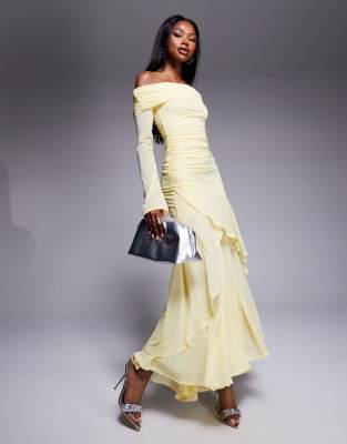 ASOS DESIGN - Langärmliges Maxikleid in Pastellgelb aus Stretch-Chiffon mit Carmen-Ausschnitt und Rüschensaum