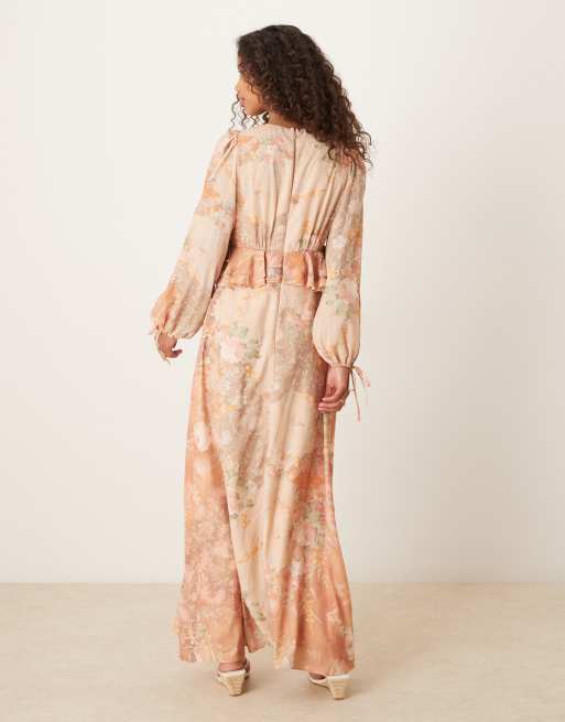 ASOS DESIGN – Langärmliges Maxikleid in Pfirsich geblümt mit geraffter Taille und Rüschendetail, 2 von 4