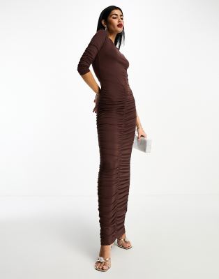 ASOS Design - Langärmliges Maxikleid in Schokoladenbraun mit gerafftem Rock-Brown