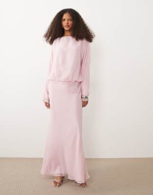 Langärmliges Maxikleid in zartem Rosa mit U-Boot-Ausschnitt Rosa 40