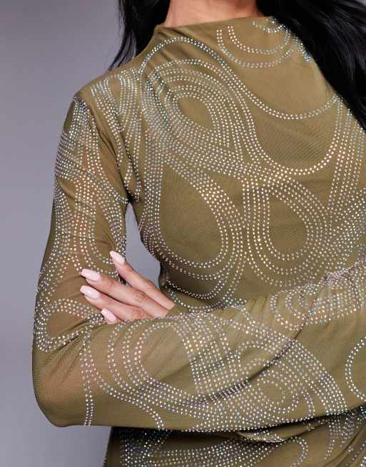 ASOS DESIGN – Langärmliges Maxikleid mit verziertem Artwork, Hotfix-Details und gerafftem Rockteil in Dunkeloliv, 4 von 4