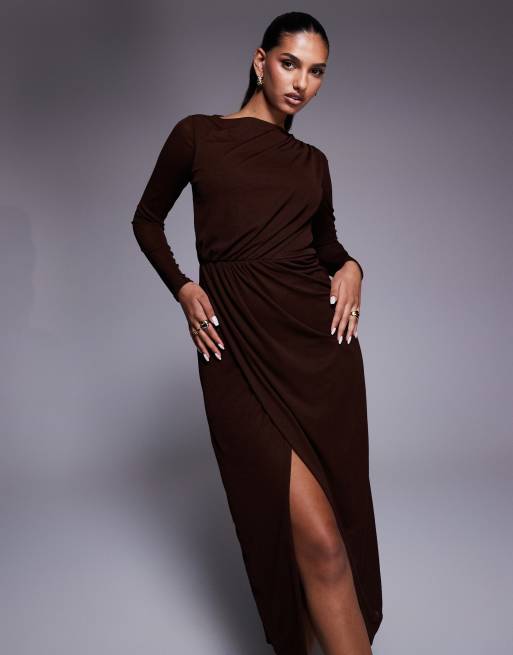 ASOS DESIGN – Langärmliges Midikleid aus strukturiertem Netzstoff in Schokobraun mit Schlitz vorne, 2 von 4