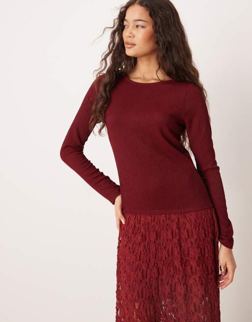 ASOS DESIGN – Langärmliges Midikleid in Burgunderrot mit tiefer Taille und Spitzenrock, 3 von 4