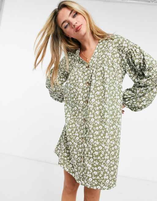 ASOS DESIGN – Langärmliges Mini-Hängerkleid in Salbei geblümt mit durchgehender Knopfleiste