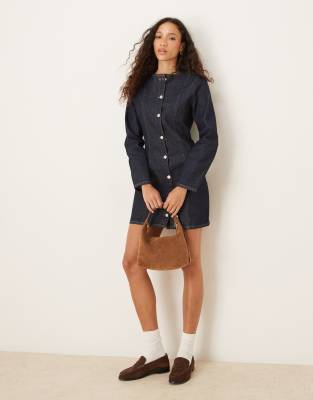 ASOS DESIGN - Langärmliges Mini-Jeanskleid mit Rinse-Waschung und Rundhalsausschnitt-Blau