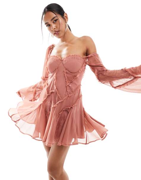 ASOS DESIGN – Langärmliges Minikleid aus Spitze und Chiffon in Staubrosa mit Korsettdetail und Patchwork-Design - view 1