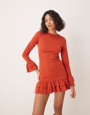 ASOS DESIGN - Langärmliges Minikleid in Rostrot mit doppellagigem Rüschendesign-Orange