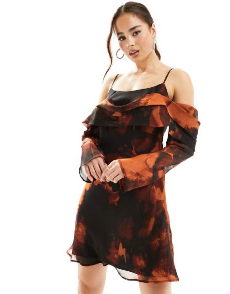 ASOS DESIGN – Langärmliges Minikleid in Schwarz mit Carmen-Ausschnitt und abstraktem Blumenmuster - view 1