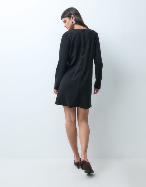 ASOS DESIGN – Langärmliges Minikleid mit geraffter Taille in Schwarz, 4 von 4