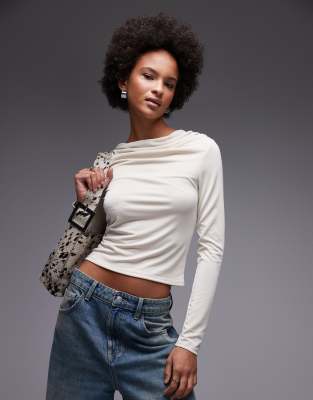 ASOS DESIGN - Langärmliges Modal-Oberteil in Creme mit drapiertem Frontdetail-Weiß