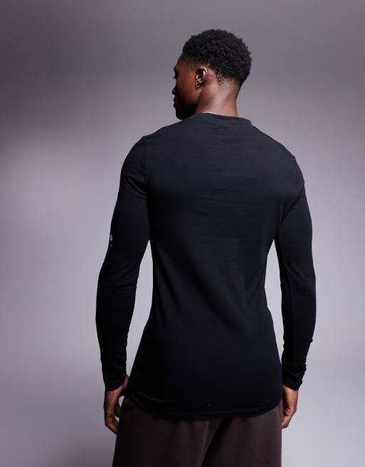 ASOS DESIGN – Langärmliges Muskelshirt in Schwarz mit Grafikprint am Ärmel, 4 von 4
