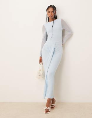 ASOS DESIGN - Langärmliges Netzstoff-Maxikleid in Babyblau mit Rückenausschnitt, U-Boot-Ausschnitt und Schärpe