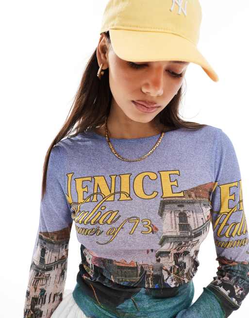 ASOS DESIGN – Langärmliges Netzstoff-T-Shirt mit knappem Schnitt und „Venice“-Grafikprint