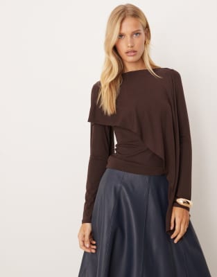 ASOS DESIGN - Langärmliges Oberteil in Braun mit drapiertem Schaldetail-Brown