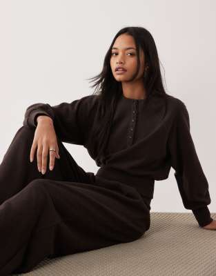 ASOS DESIGN - Langärmliges Oberteil in Braun mit geraffter Taille und Knopfdetail, Kombiteil-Brown