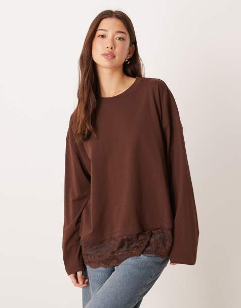 ASOS DESIGN – Langärmliges Oberteil in Braun mit Spitzenbesatz am Saum - view 1