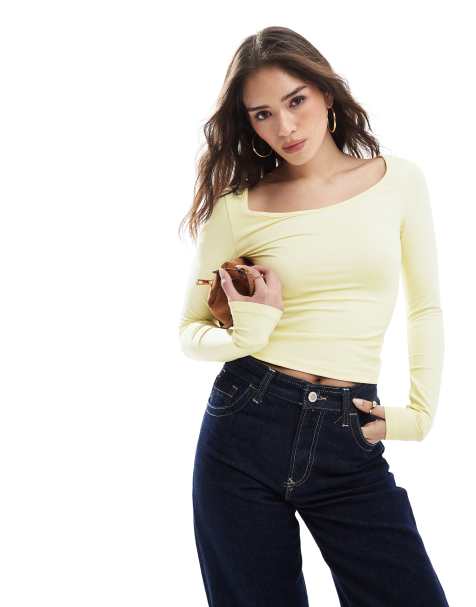 ASOS DESIGN – Langärmliges Oberteil in Buttermilchgelb mit offenem Herzausschnitt - view 1