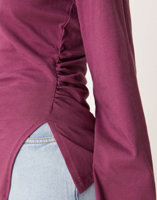 ASOS DESIGN – Langärmliges Oberteil in Feige mit asymmetrischem Saum und seitlicher Raffung, 2 von 4