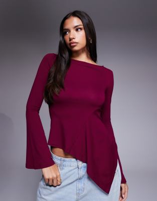 ASOS DESIGN - Langärmliges Oberteil in Pflaume mit Godet-Einsatz und ausgestellten Ärmeln-Lila