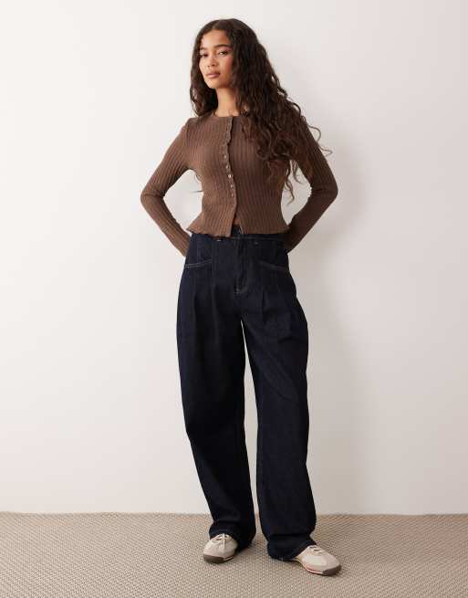 ASOS DESIGN – Langärmliges Oberteil in Schokobraun mit durchgehender Knopfleiste und Strukturmuster, 3 von 4