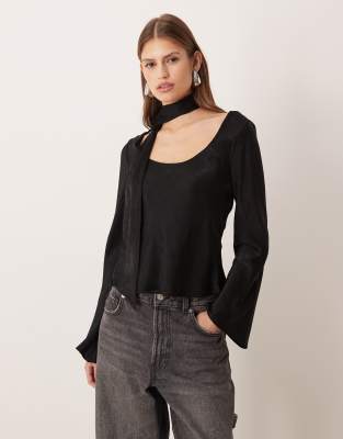 ASOS DESIGN - Langärmliges Oberteil in Schwarz aus Satin mit Schaldetail-Bunt