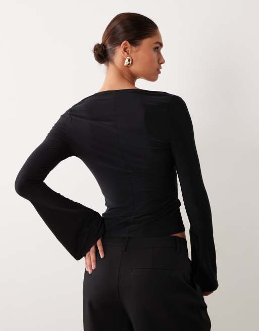 ASOS DESIGN – Langärmliges Oberteil in Schwarz mit Knopfleiste und Spitzenbesatz, 4 von 4