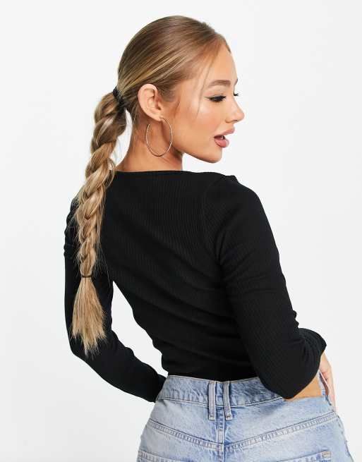 ASOS DESIGN – Größere Brust – Langärmliges Oberteil in Schwarz mit eckigem  Ausschnitt