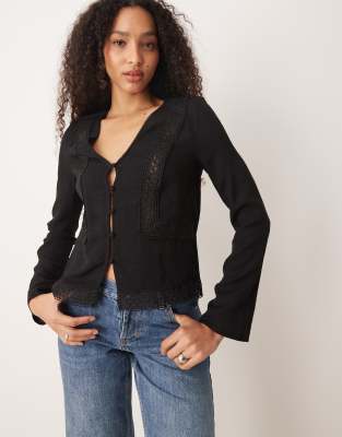 ASOS DESIGN - Langärmliges Oberteil mit Spitzenbesatz-Schwarz