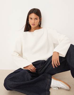 ASOS DESIGN - Langärmliges Oversize-Oberteil in Creme mit Knopfdetails-Weiß