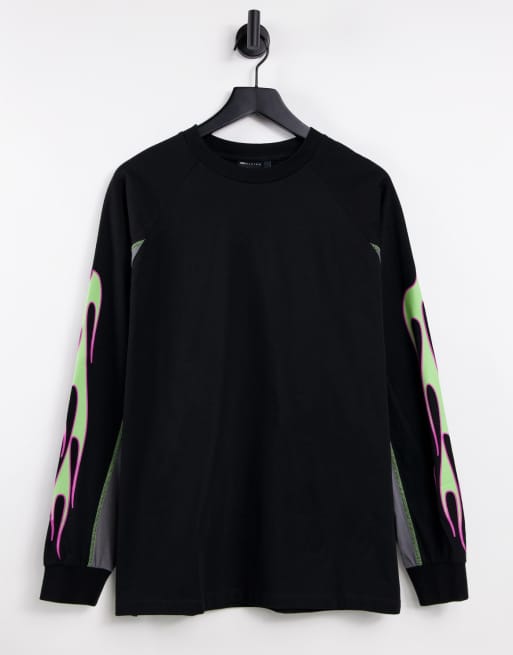 ASOS DESIGN – Langärmliges Oversize-Shirt in Schwarz mit Farbblockdesign und Ärmelprint