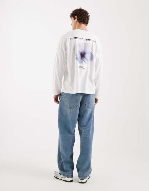 ASOS DESIGN – Langärmliges Oversize-T-Shirt in Weiß mit verschwommenem Blumen-Grafikprint, 2 von 5