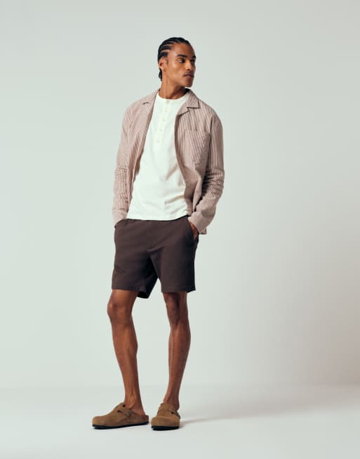 ASOS DESIGN – Langärmliges Regular-Fit-T-Shirt in cremeweißer Leinenoptik mit Henley-Ausschnitt, 2 von 12