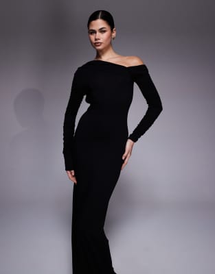 ASOS DESIGN - Langärmliges, schulterfreies Maxikleid in Schwarz mit asymmetrischem Rückenausschnitt