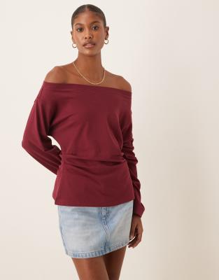 ASOS DESIGN - Langärmliges, schulterfreies Oberteil in dunklem Kirschrot mit Korsett-Taille