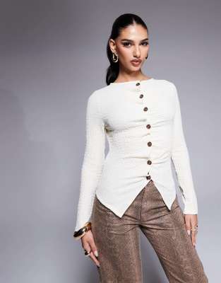 ASOS DESIGN - Langärmliges Shirt in Creme mit durchgehender Knopfleiste und Strukturmuster-Weiß