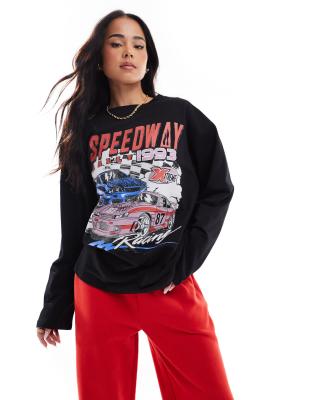 ASOS DESIGN - Langärmliges Skater-Oberteil in Schwarz mit „Car"-Grafikprint