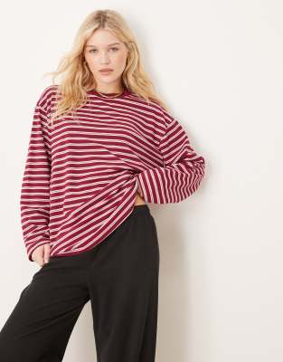 ASOS DESIGN - Langärmliges Skater-Shirt in gestreiftem Burgunderrot mit Oversize-Schnitt