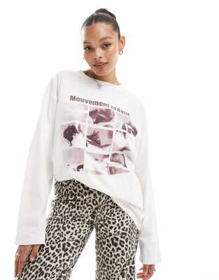 ASOS DESIGN - Langärmliges Skater-T-Shirt in Creme mit Kreativ-Print-Grau