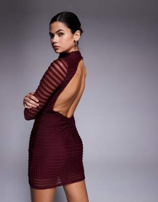 ASOS DESIGN - Langärmliges, strukturiertes Minikleid in dunklem Kirschrot