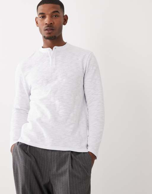 ASOS DESIGN – Langärmliges, strukturiertes Regular-Fit-Shirt in Weiß mit Henley-Kragen, 3 von 5