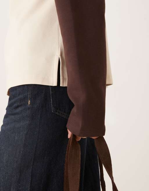 ASOS DESIGN – Langärmliges T-Shirt aus Interlock-Stoff mit Kontrastärmeln in Burgunderrot, 3 von 4