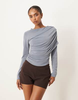 ASOS DESIGN - Langärmliges T-Shirt aus Modal in Schiefergrau mit Wickeldetail-Grün