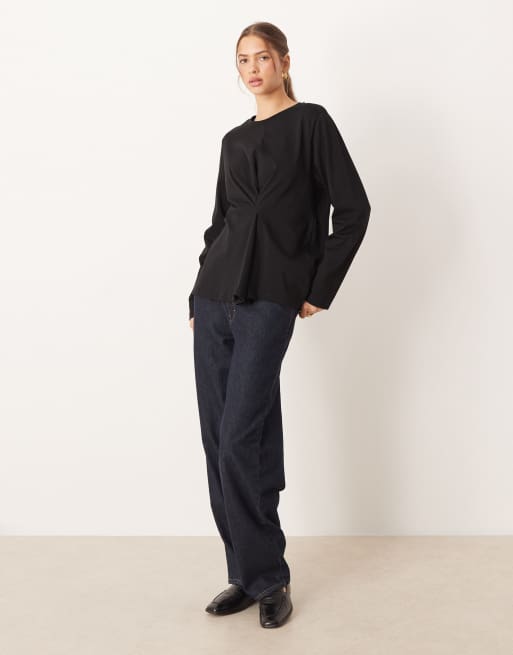 ASOS DESIGN – Langärmliges T-Shirt in Schwarz mit gefaltetem Detail, 2 von 4