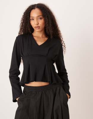 ASOS DESIGN - Langärmliges T-Shirt in Schwarz mit raffendem Taillenband-Detail