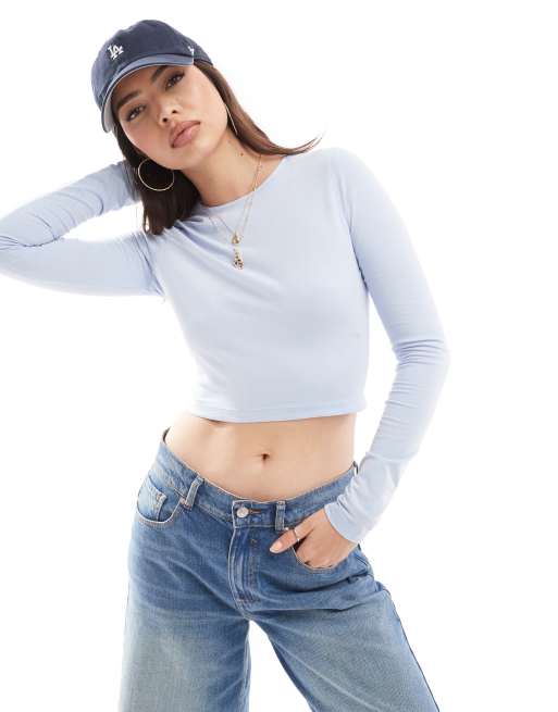 ASOS DESIGN – Langärmliges T-Shirt in verwaschenem Pastellblau mit kurzem, figurbetontem Schnitt