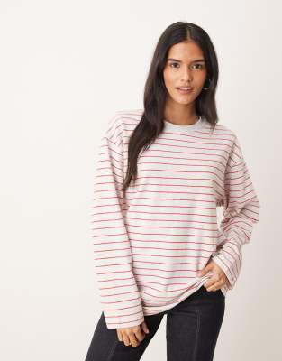ASOS DESIGN - Langärmliges T-Shirt mit Strukturstreifen in Rot und Weiß-Grau