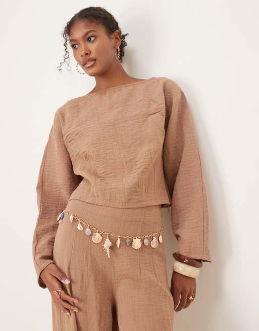 ASOS DESIGN – Langärmliges, tailliertes Oberteil in Taupe mit gebundener Rückseite, Kombiteil