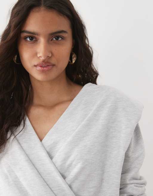 ASOS DESIGN langärmliges Wickel-Sweatshirt mit taillierter Taille in Grau, 3 von 4