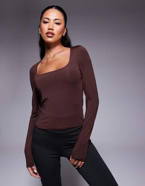 ASOS DESIGN – Langärmliges, zweilagiges Oberteil in Schokobraun mit weitem eckigem Ausschnitt - view 1